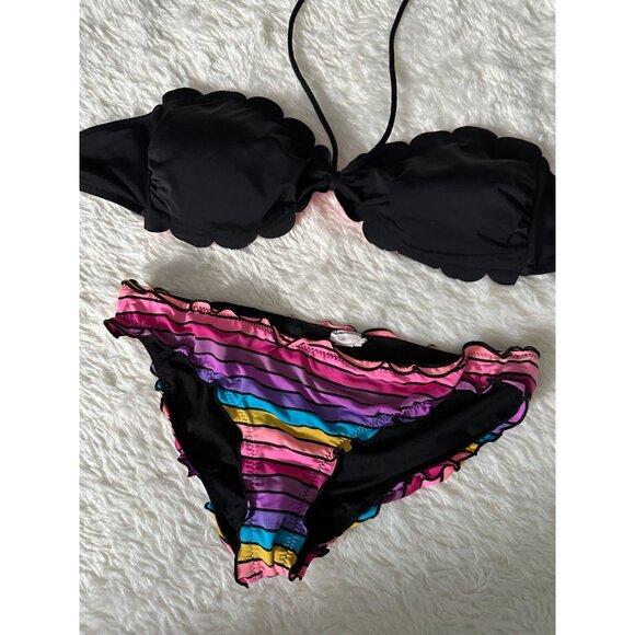 Bikini lot.. 4 bikini tops, 1 bottom and 1 bikini set SMALL - Picture 11 of 12